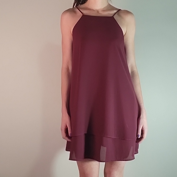 Maroon flowy semi-formal dress - Picture 2 of 8